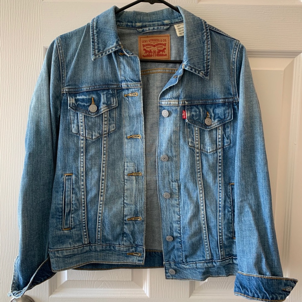 Levi’s denim jacket women’s